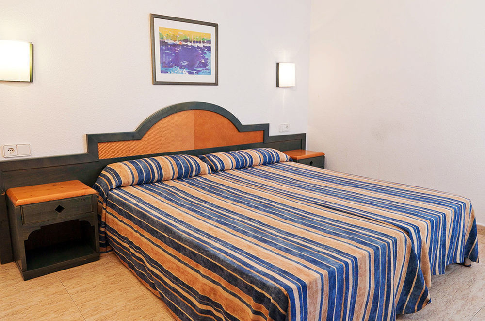 Apartamentos Blue Star (Adults Only) Сан-Антоніо Екстер'єр фото